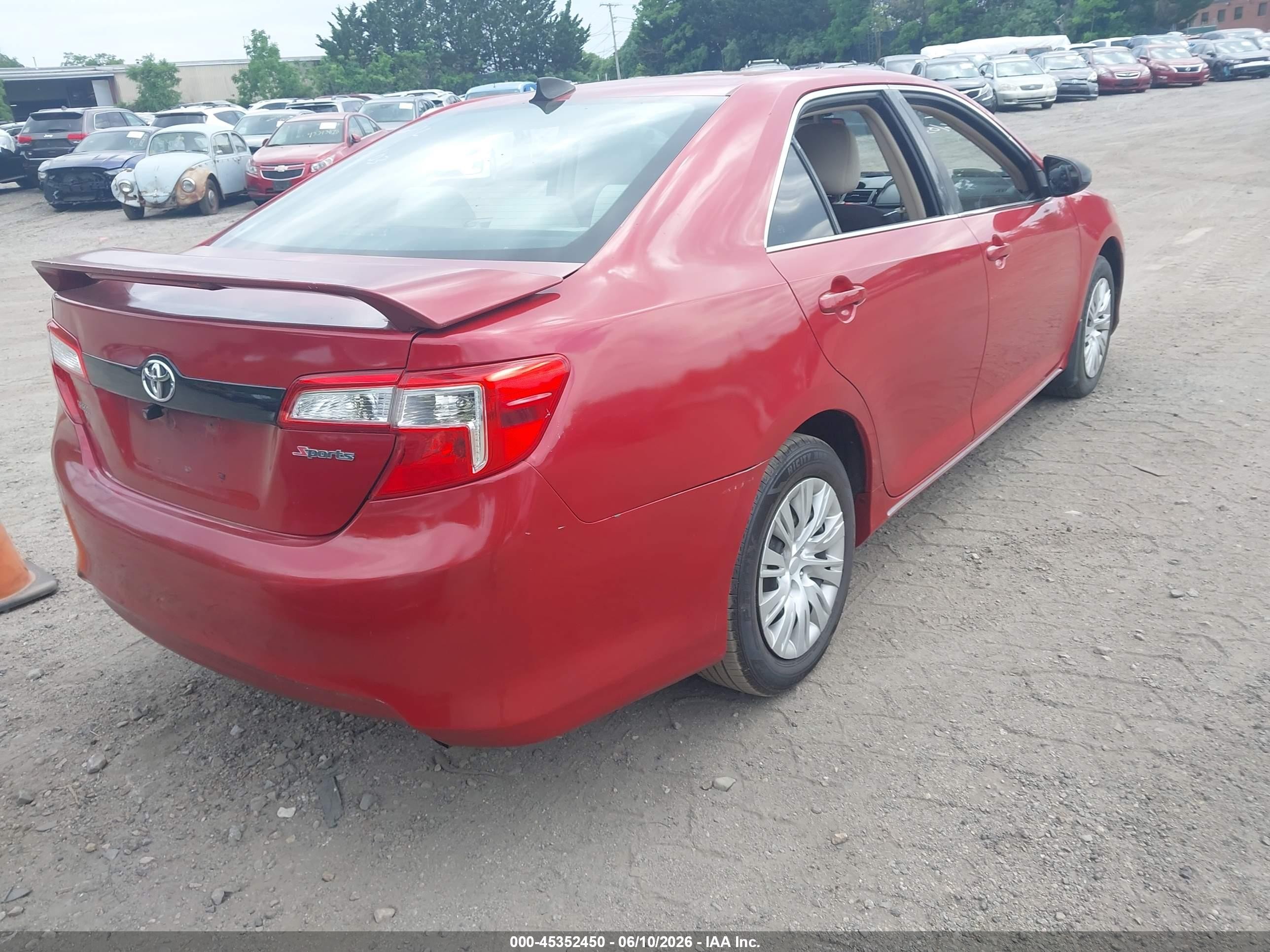 2014 Toyota Camry Le Red vin: 4T4BF1FK9ER384691