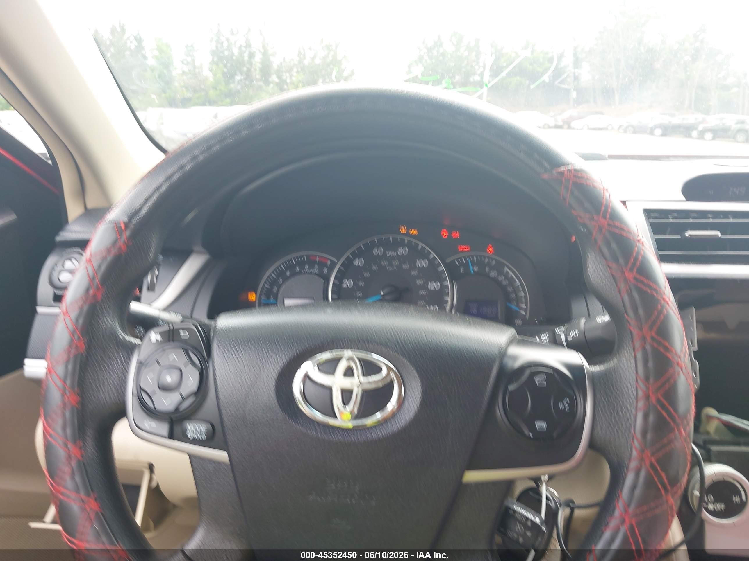 2014 Toyota Camry Le Red vin: 4T4BF1FK9ER384691