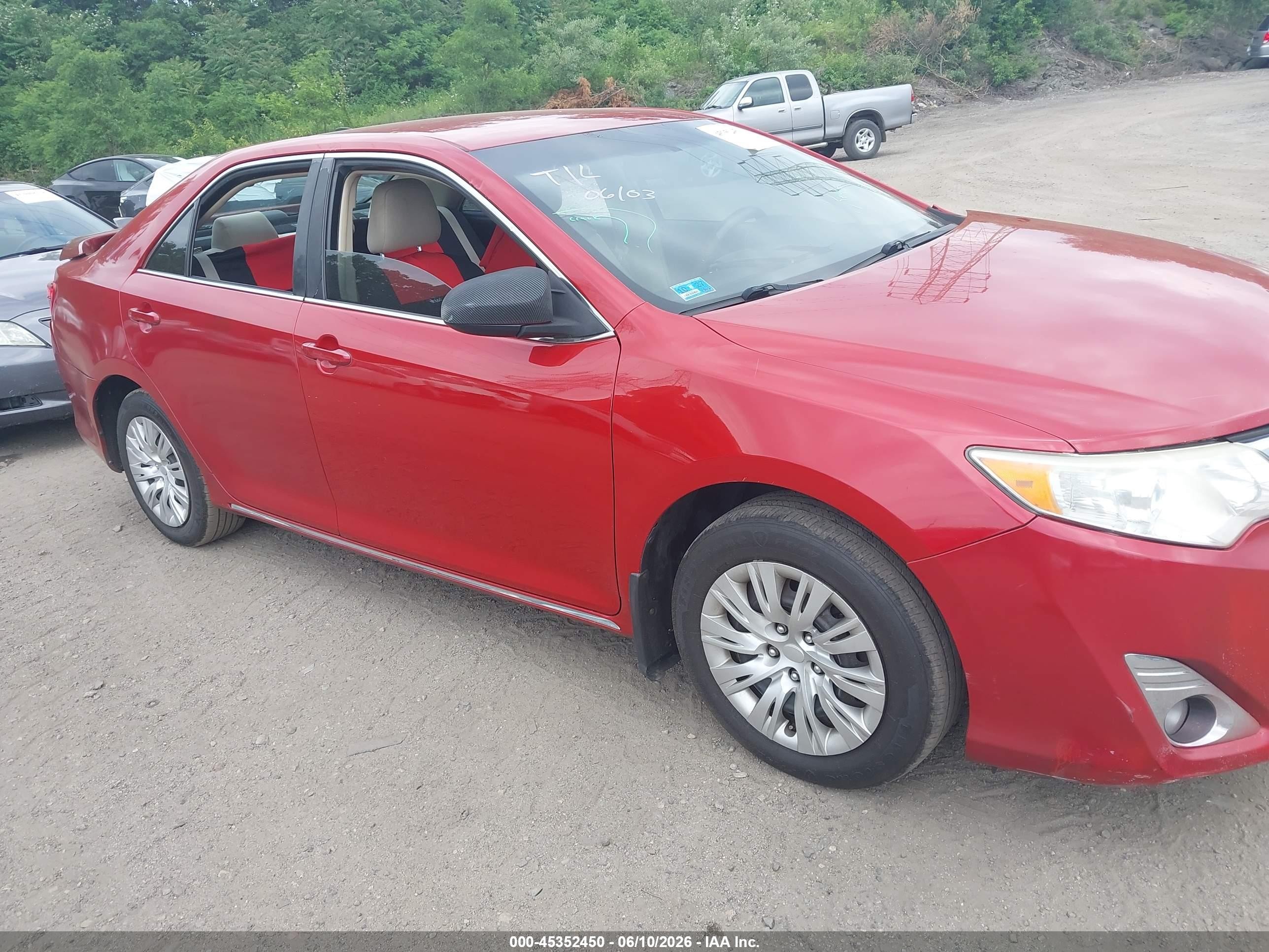 2014 Toyota Camry Le Red vin: 4T4BF1FK9ER384691
