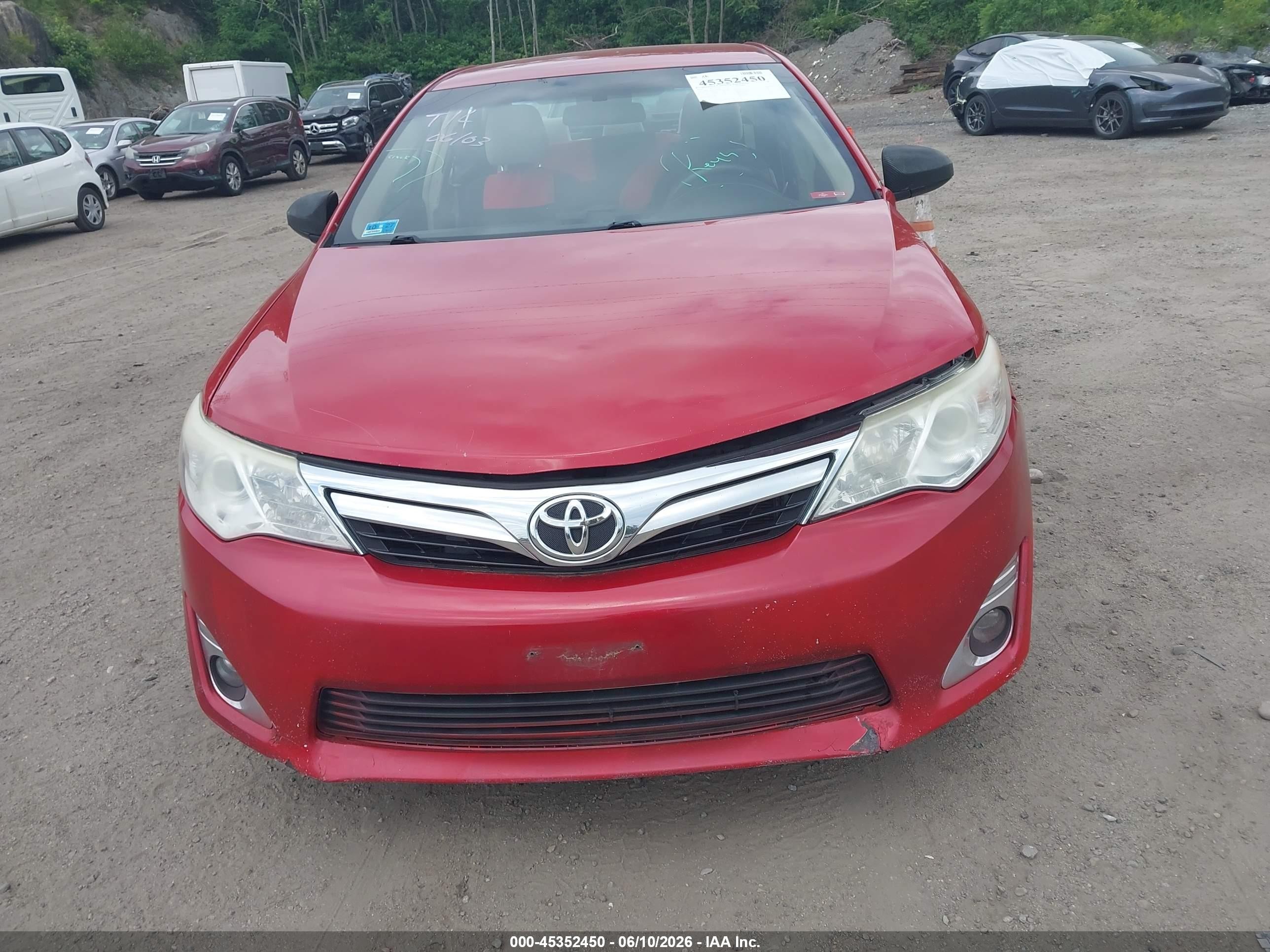 2014 Toyota Camry Le Red vin: 4T4BF1FK9ER384691