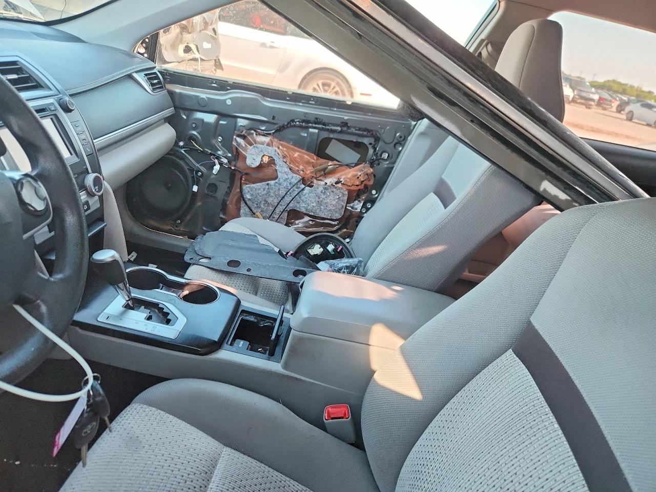 2014 Toyota Camry Le Green vin: 4T4BF1FK9ER385016