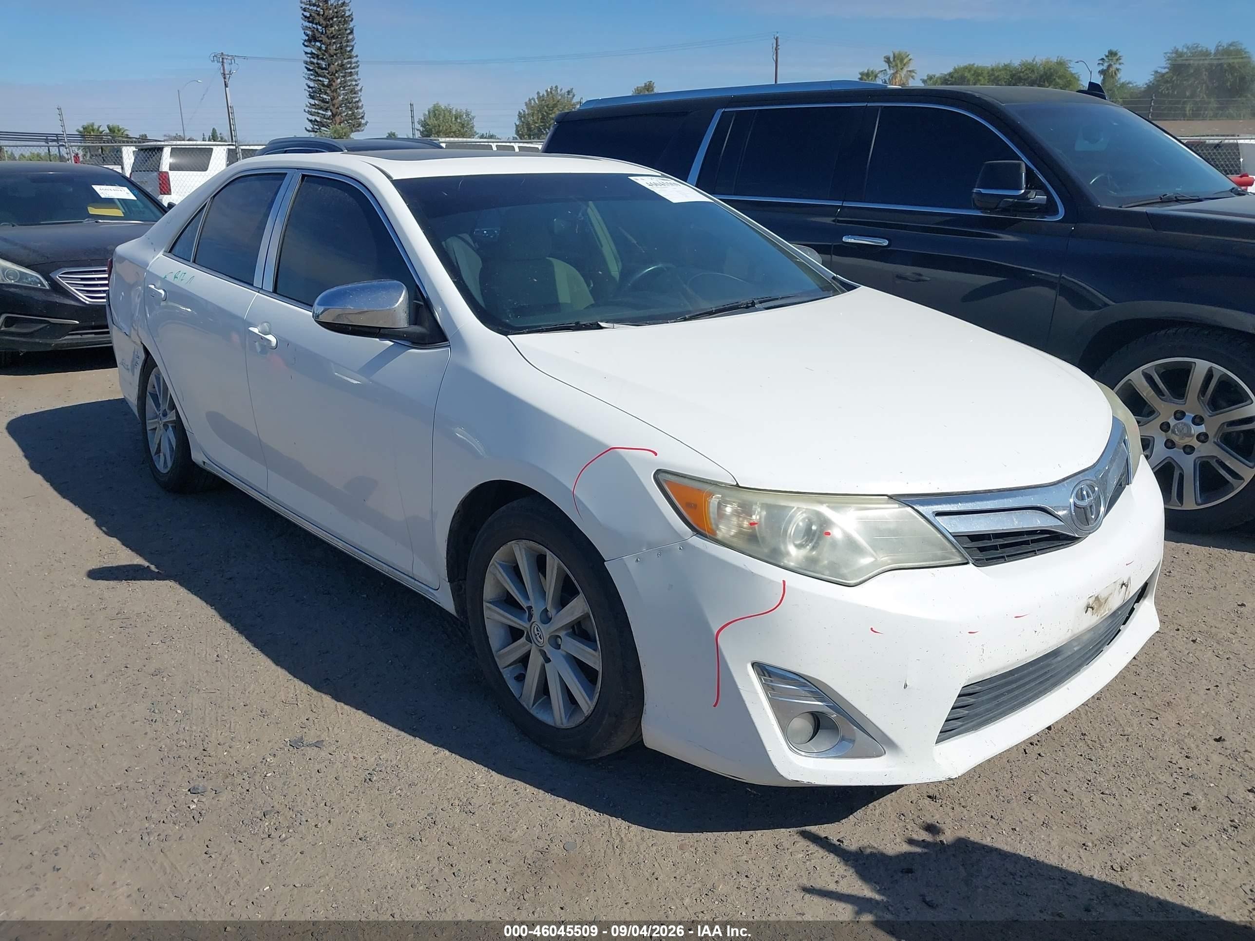 2014 Toyota Camry Xle White vin: 4T4BF1FK9ER385811