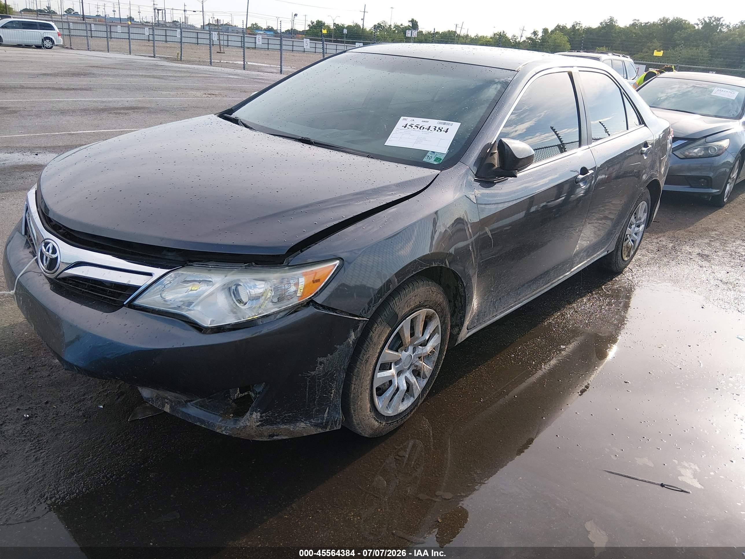 2014 Toyota Camry Le Beige vin: 4T4BF1FK9ER387929