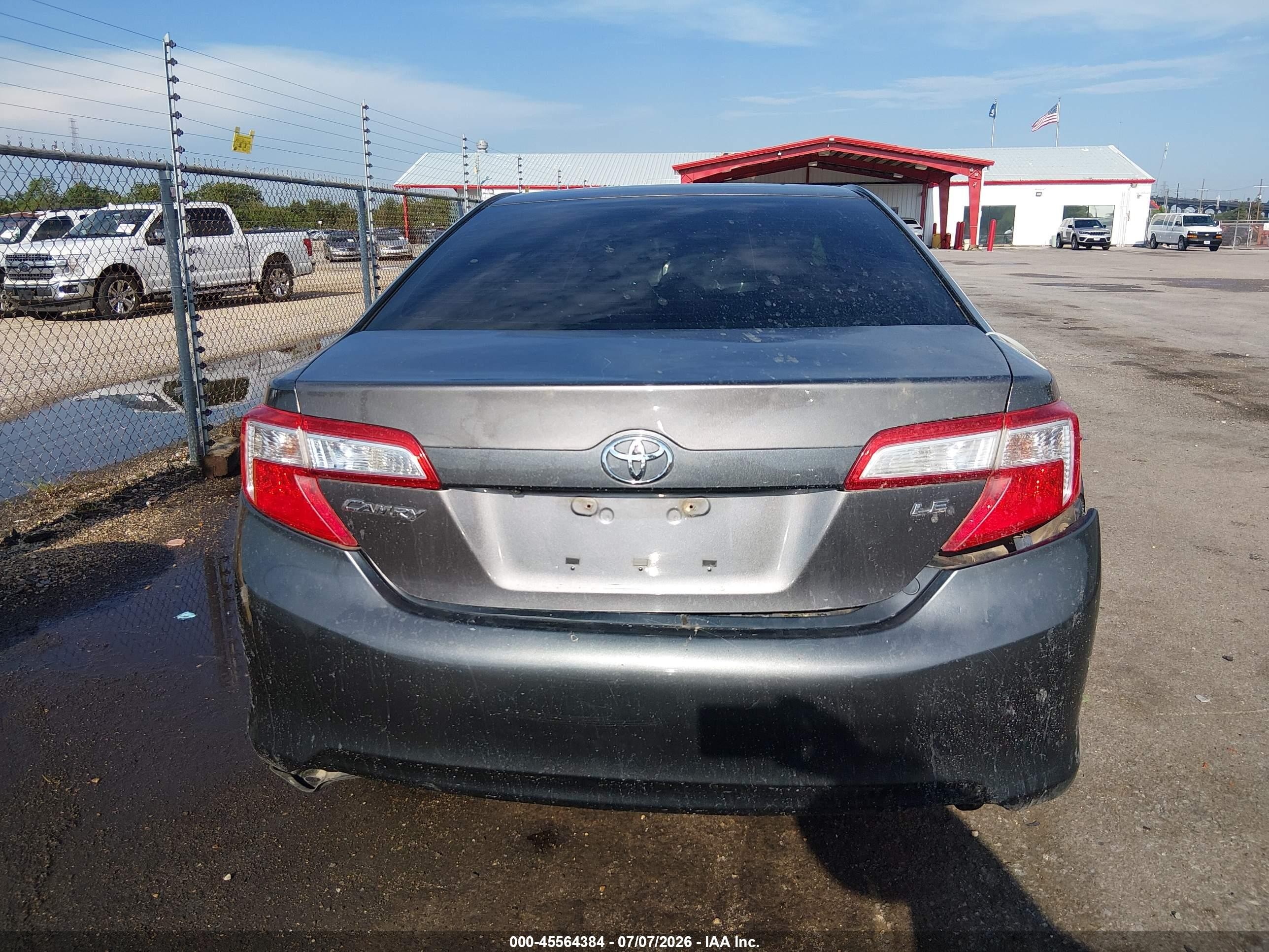 2014 Toyota Camry Le Beige vin: 4T4BF1FK9ER387929