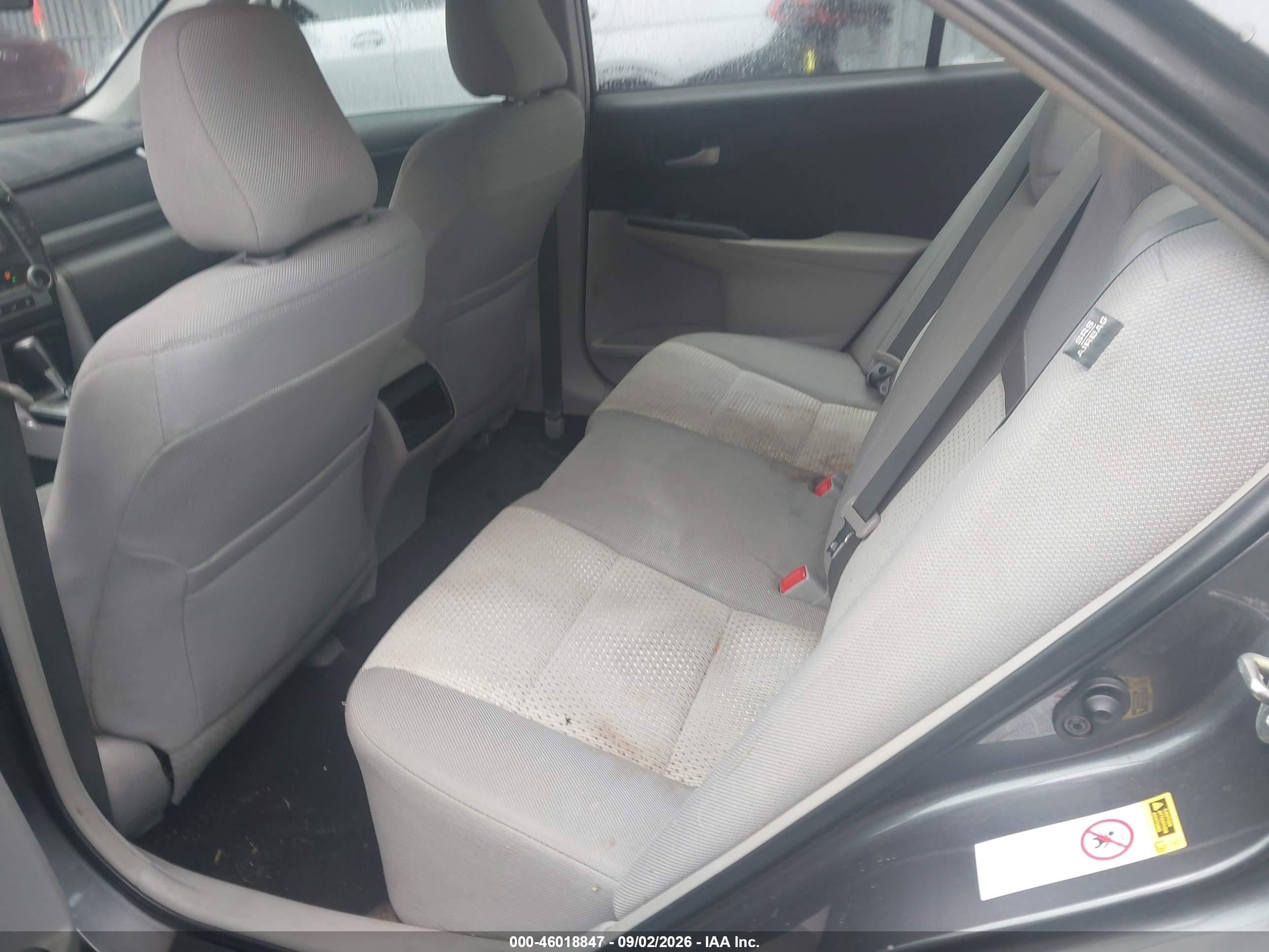 2014 Toyota Camry Le Серый vin: 4T4BF1FK9ER388093