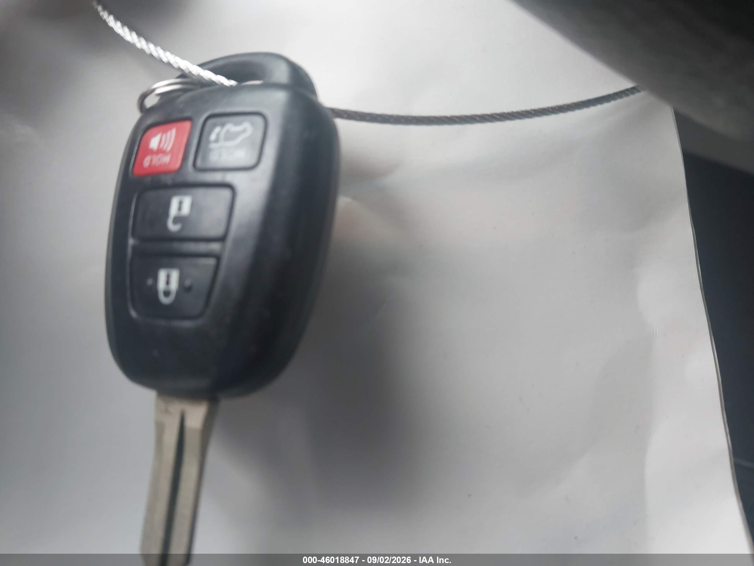 2014 Toyota Camry Le Серый vin: 4T4BF1FK9ER388093