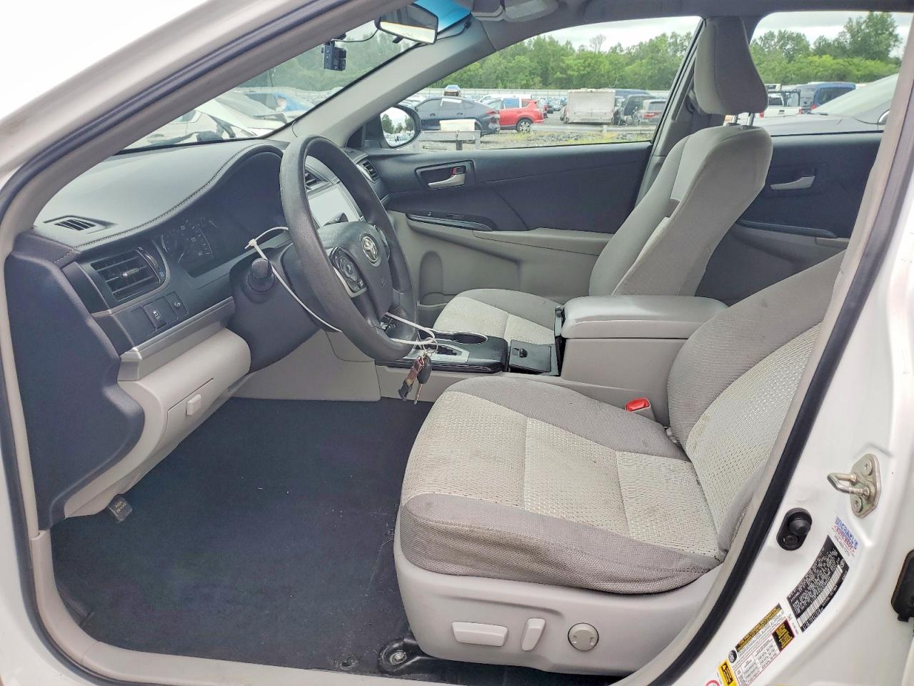 2014 Toyota Camry Le White vin: 4T4BF1FK9ER388594