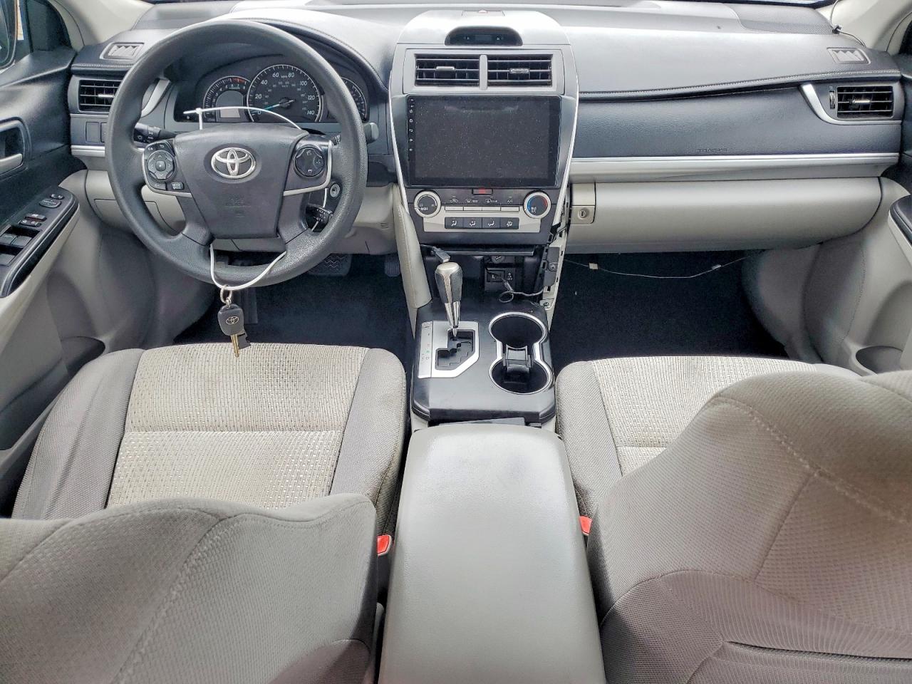 2014 Toyota Camry Le White vin: 4T4BF1FK9ER388594