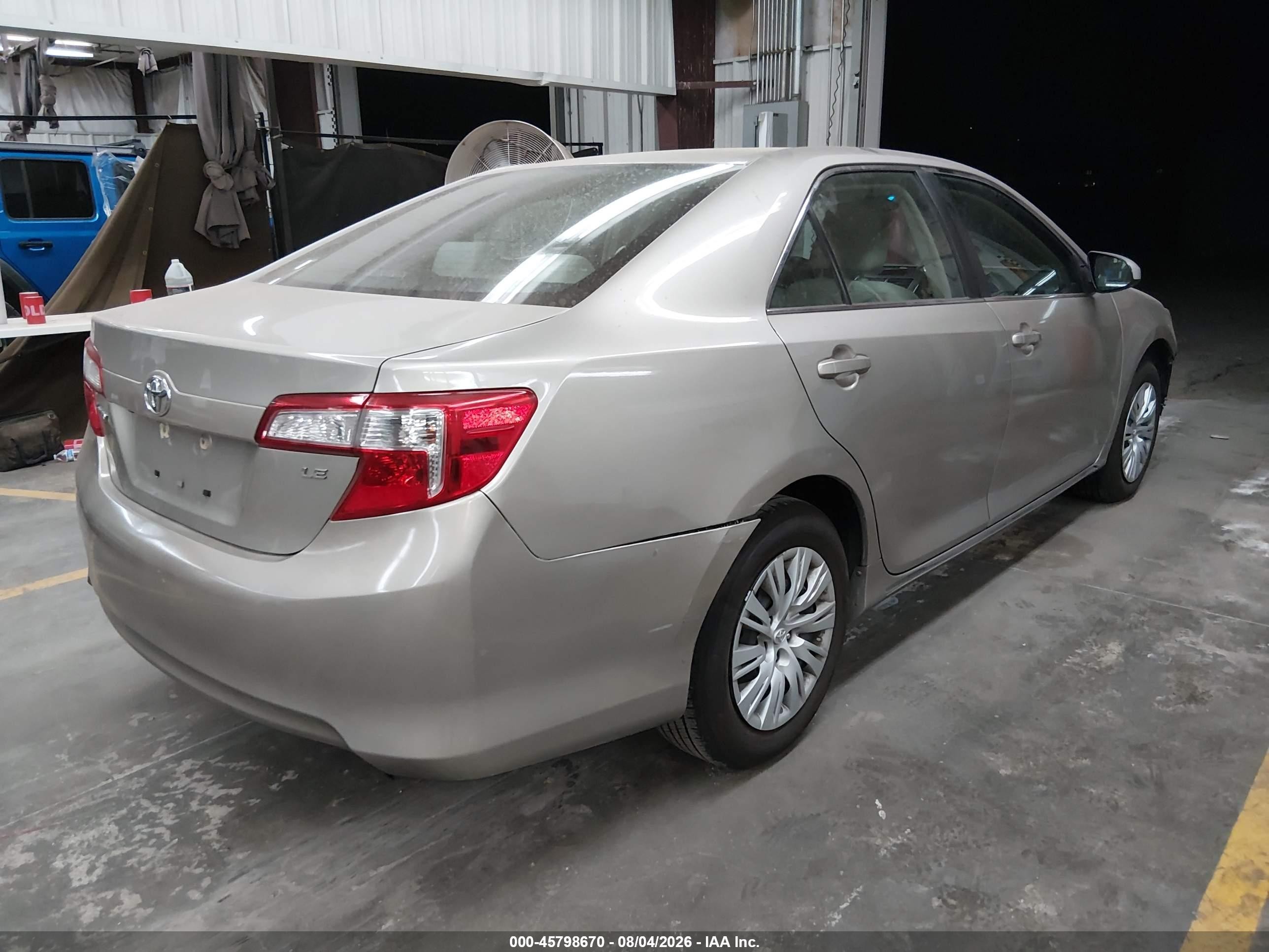 2014 Toyota Camry Le Tan vin: 4T4BF1FK9ER393553