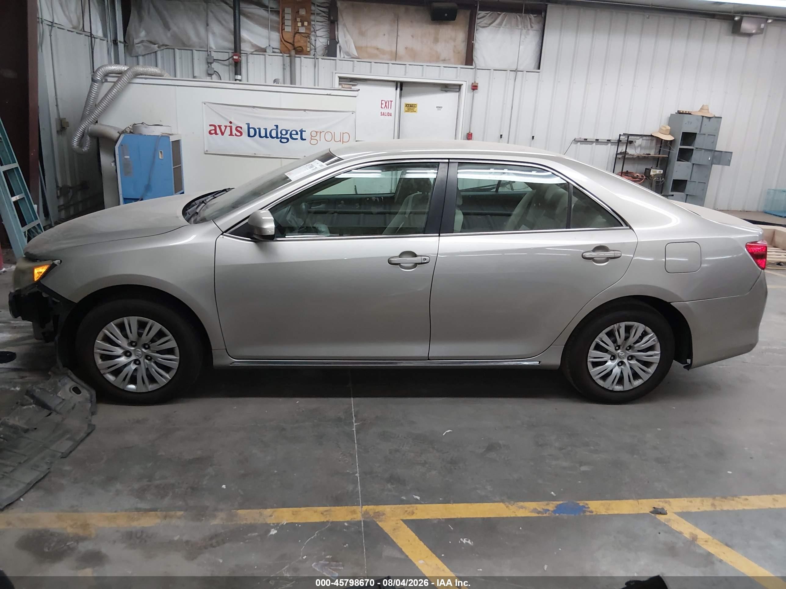 2014 Toyota Camry Le Tan vin: 4T4BF1FK9ER393553