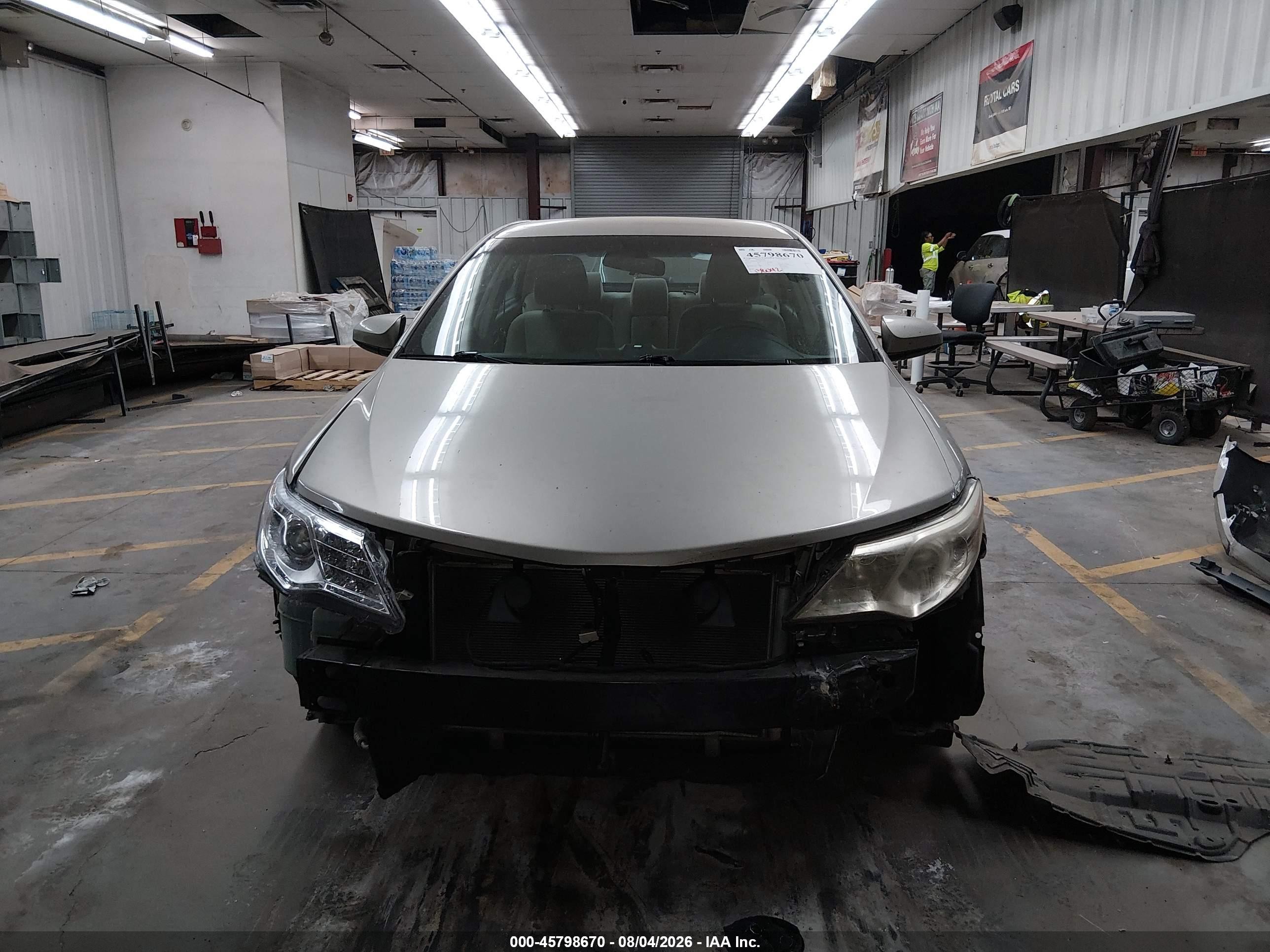 2014 Toyota Camry Le Tan vin: 4T4BF1FK9ER393553