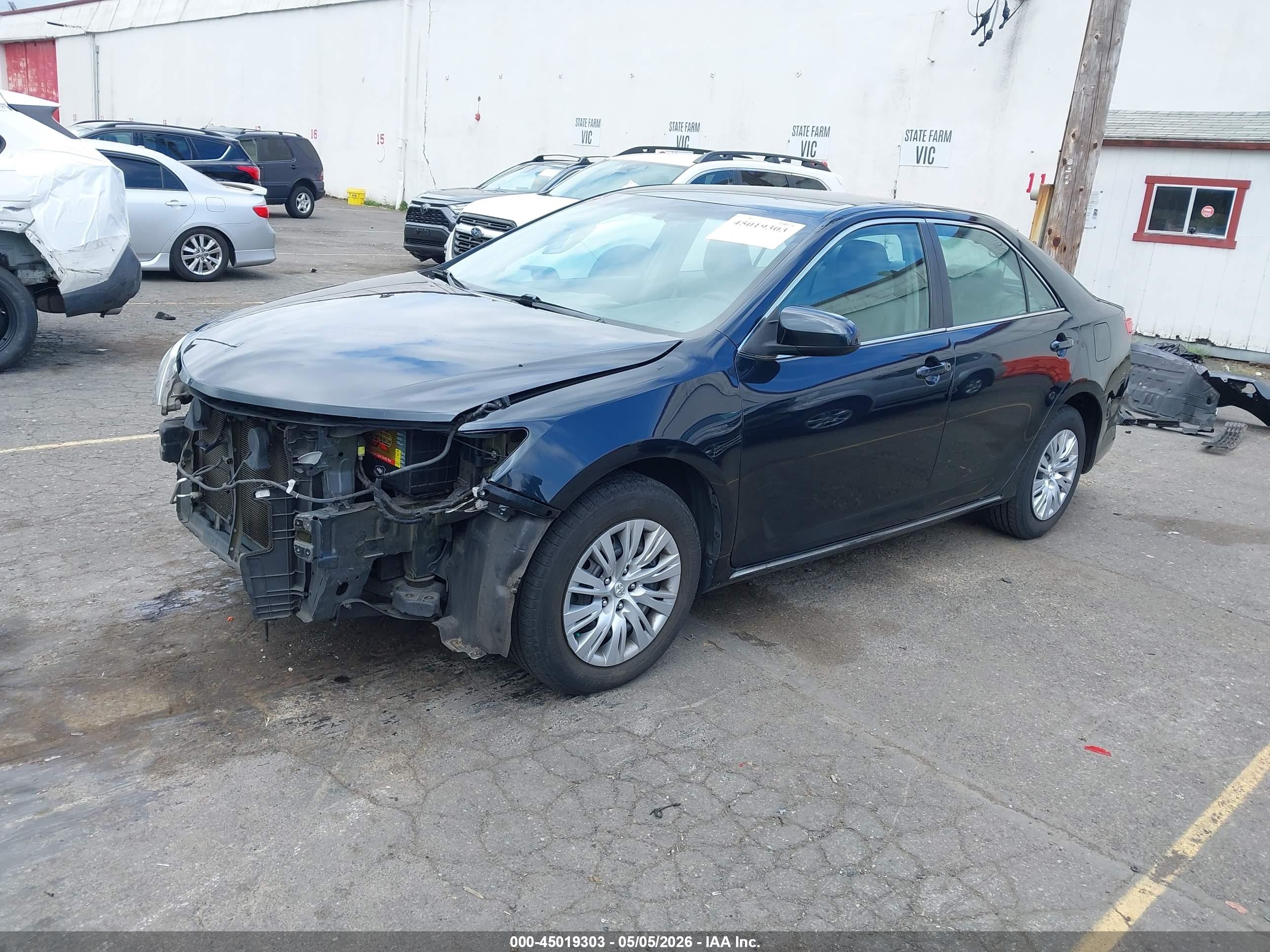 2014 Toyota Camry Le Blue vin: 4T4BF1FK9ER393780