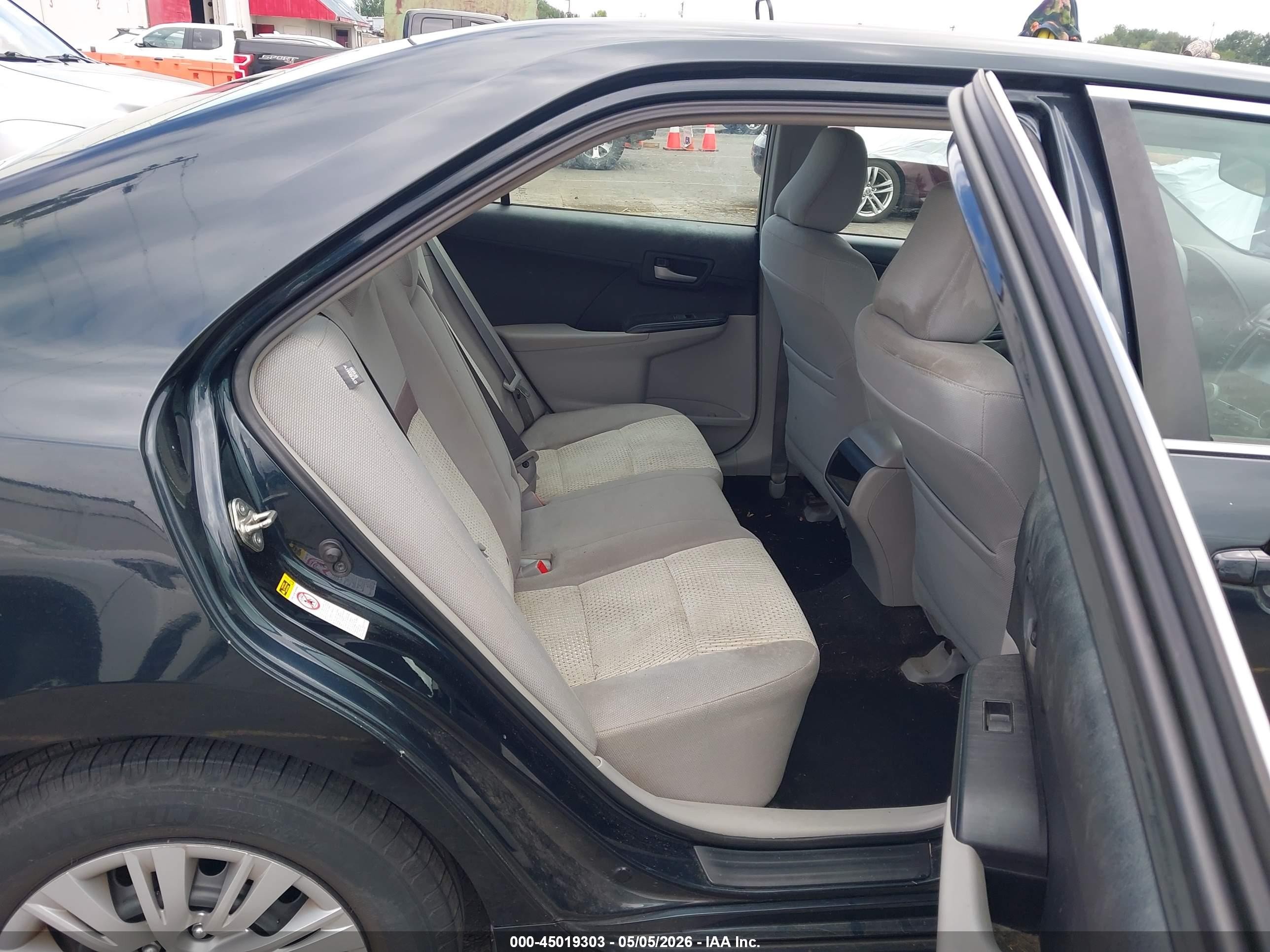 2014 Toyota Camry Le Blue vin: 4T4BF1FK9ER393780