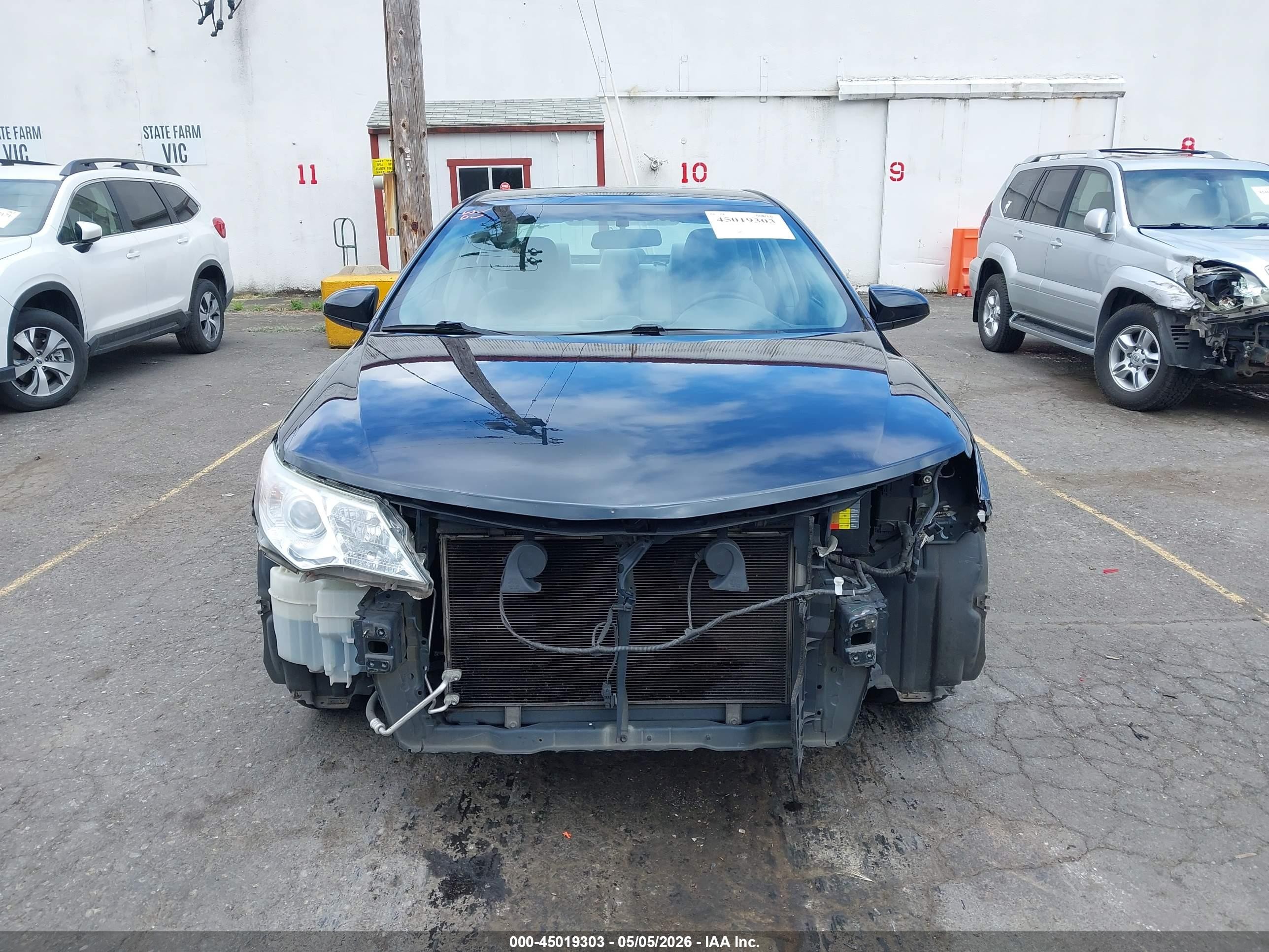 2014 Toyota Camry Le Blue vin: 4T4BF1FK9ER393780