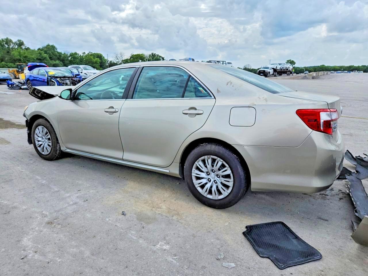 2014 Toyota Camry Le Бежевый vin: 4T4BF1FK9ER395819