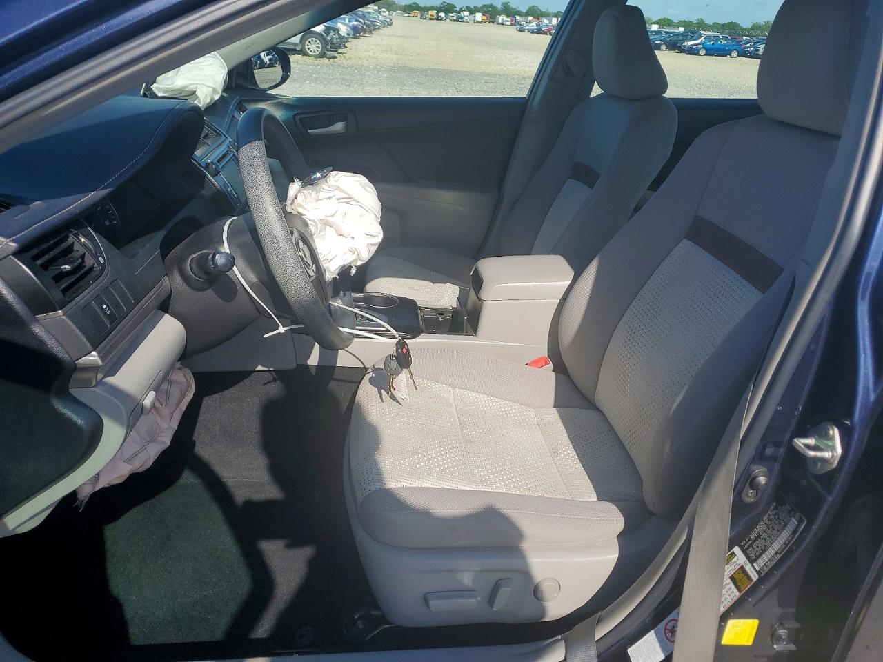 2014 Toyota Camry Le Blue vin: 4T4BF1FK9ER397022