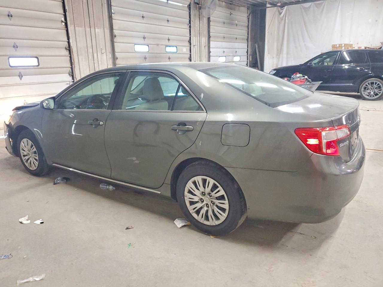 2014 Toyota Camry Le Серый vin: 4T4BF1FK9ER398462