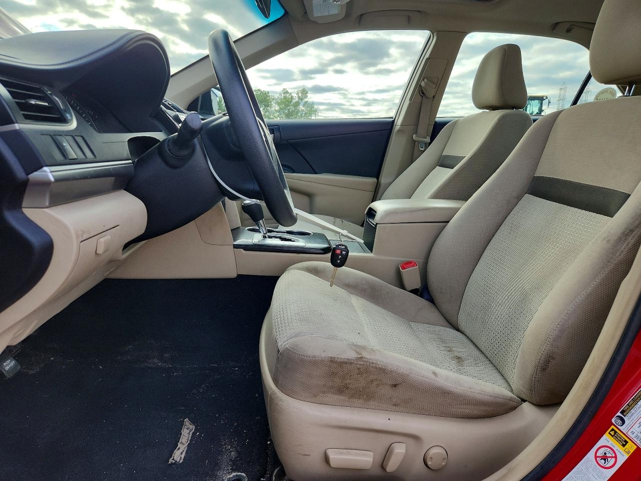 2014 Toyota Camry Le Красный vin: 4T4BF1FK9ER402137