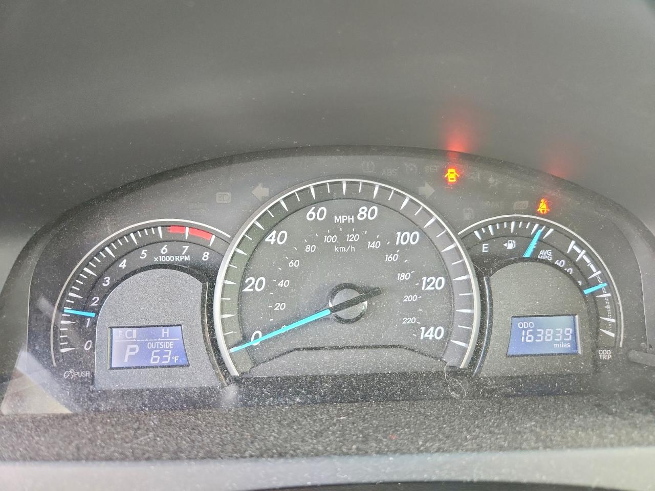 2014 Toyota Camry Le Красный vin: 4T4BF1FK9ER402137