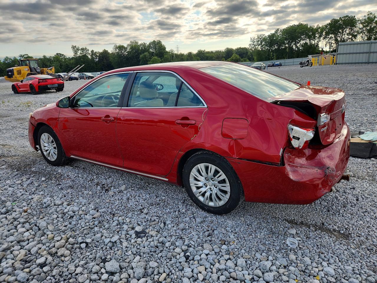 2014 Toyota Camry Le Красный vin: 4T4BF1FK9ER402137
