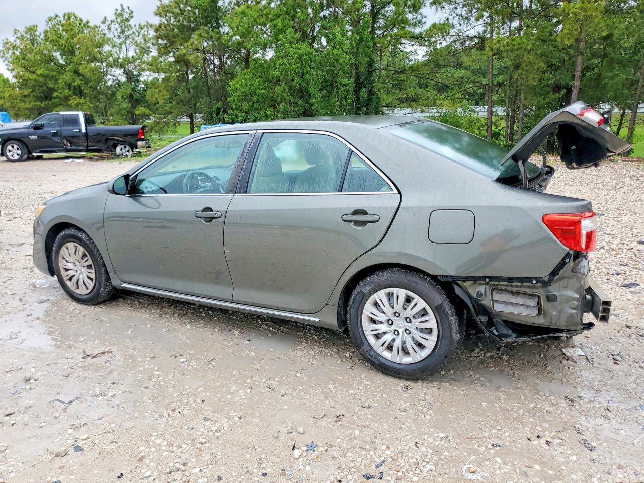 2014 Toyota Camry Le Gray vin: 4T4BF1FK9ER405099