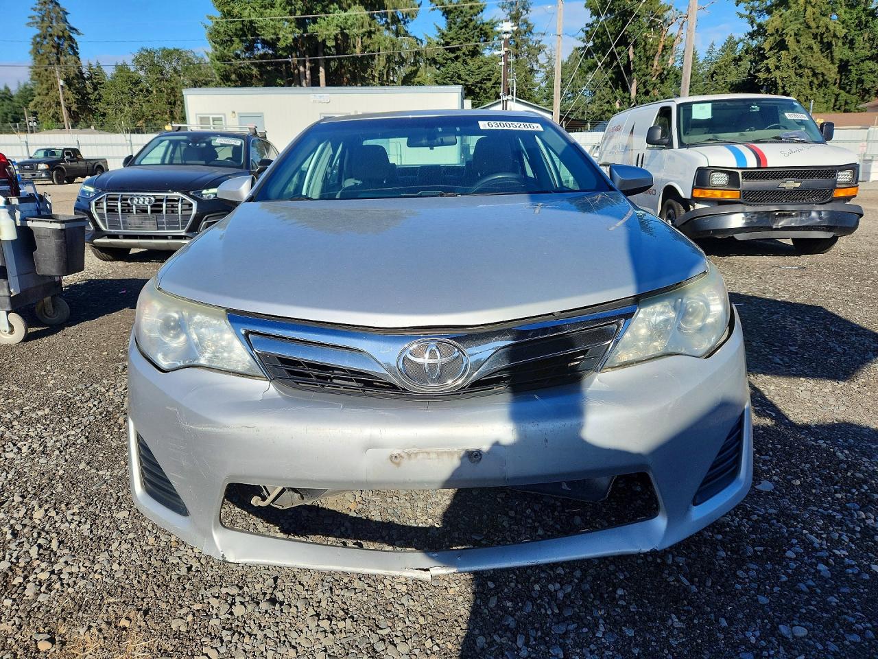 2014 Toyota Camry Le Silver vin: 4T4BF1FK9ER405944