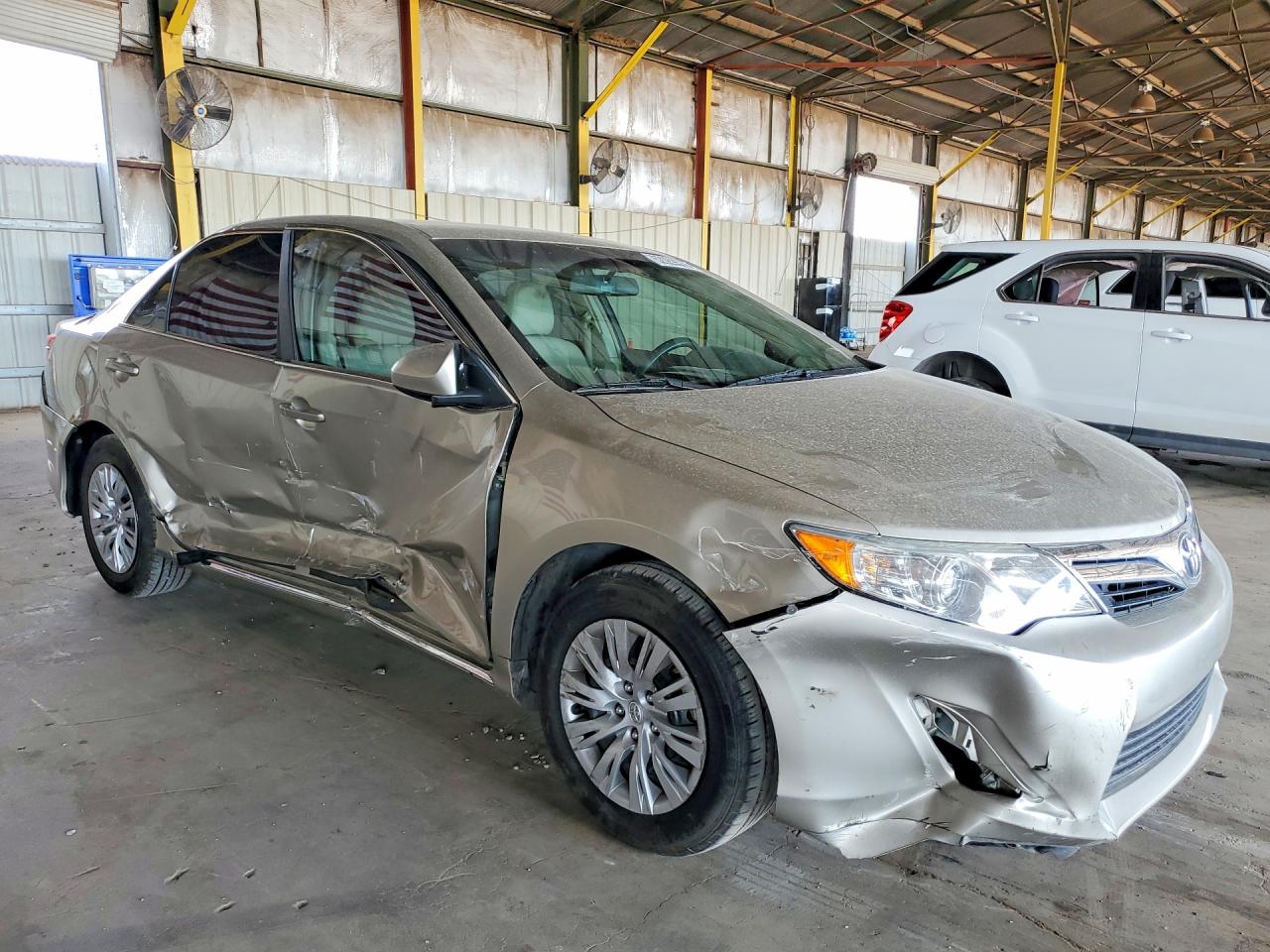 2014 Toyota Camry Le Silver vin: 4T4BF1FK9ER413557