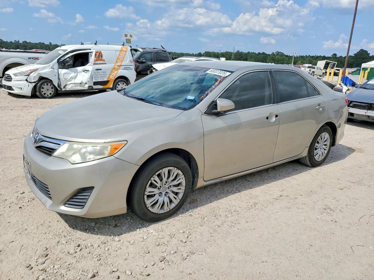 2014 Toyota Camry Le Beige vin: 4T4BF1FK9ER422159