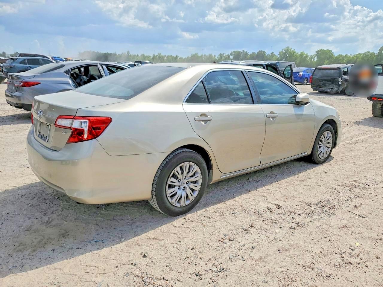 2014 Toyota Camry Le Beige vin: 4T4BF1FK9ER422159
