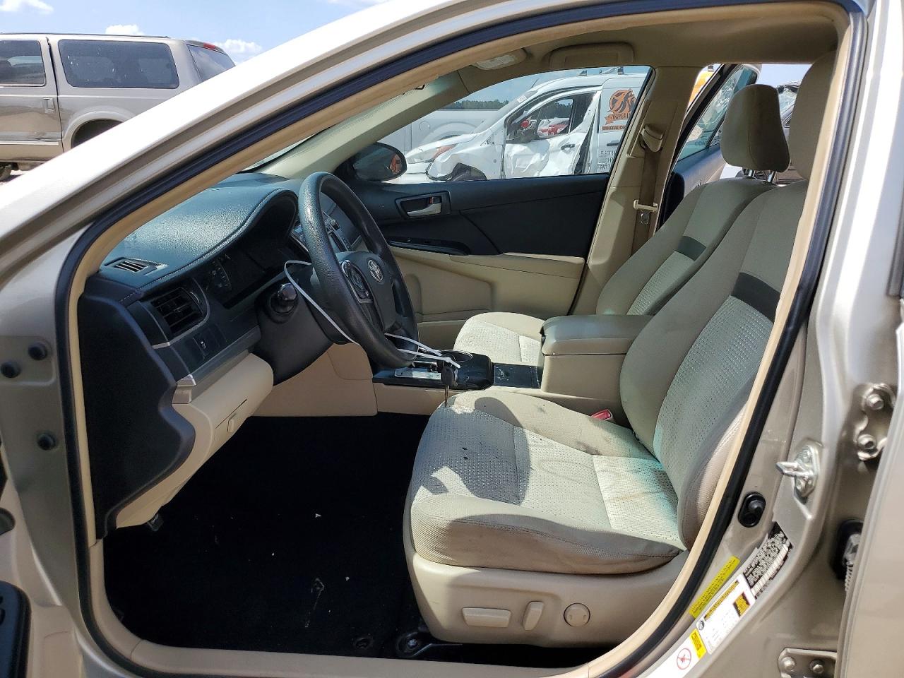 2014 Toyota Camry Le Beige vin: 4T4BF1FK9ER422159