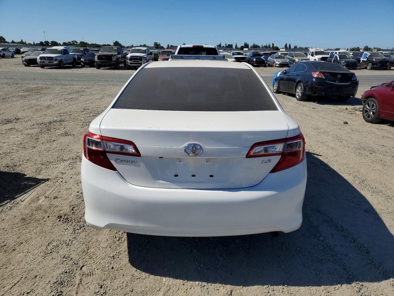 2014 Toyota Camry Le White vin: 4T4BF1FK9ER422887