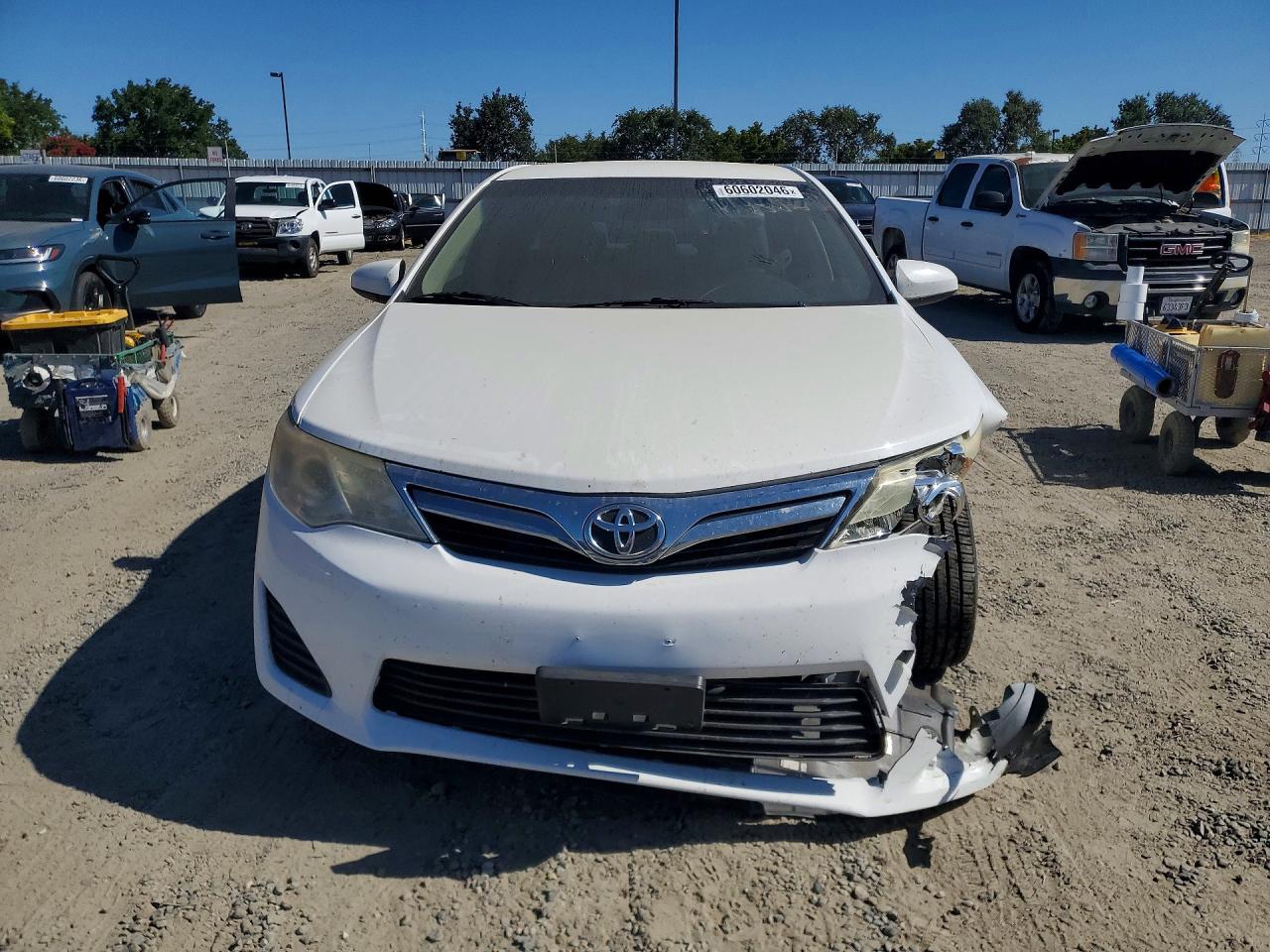 2014 Toyota Camry Le White vin: 4T4BF1FK9ER422887
