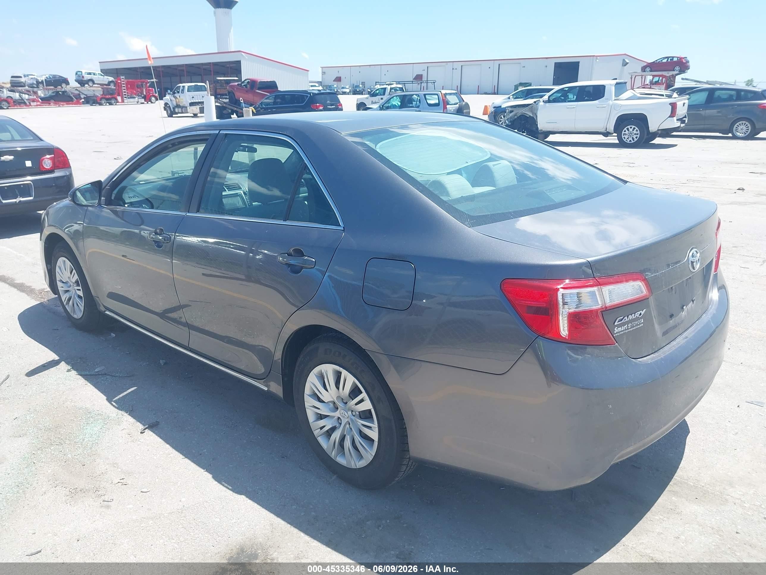2014 Toyota Camry Le Gray vin: 4T4BF1FK9ER423327
