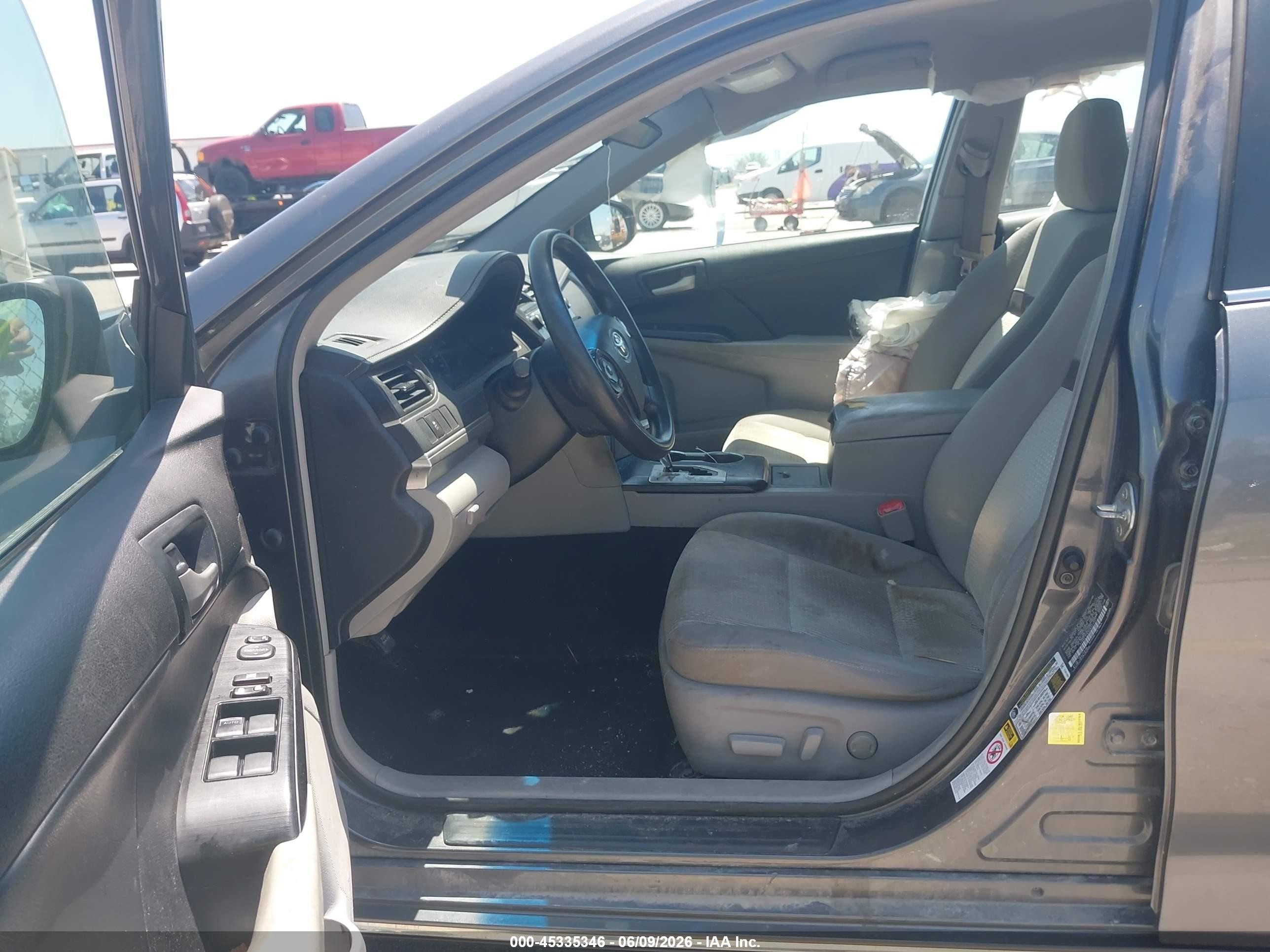 2014 Toyota Camry Le Gray vin: 4T4BF1FK9ER423327