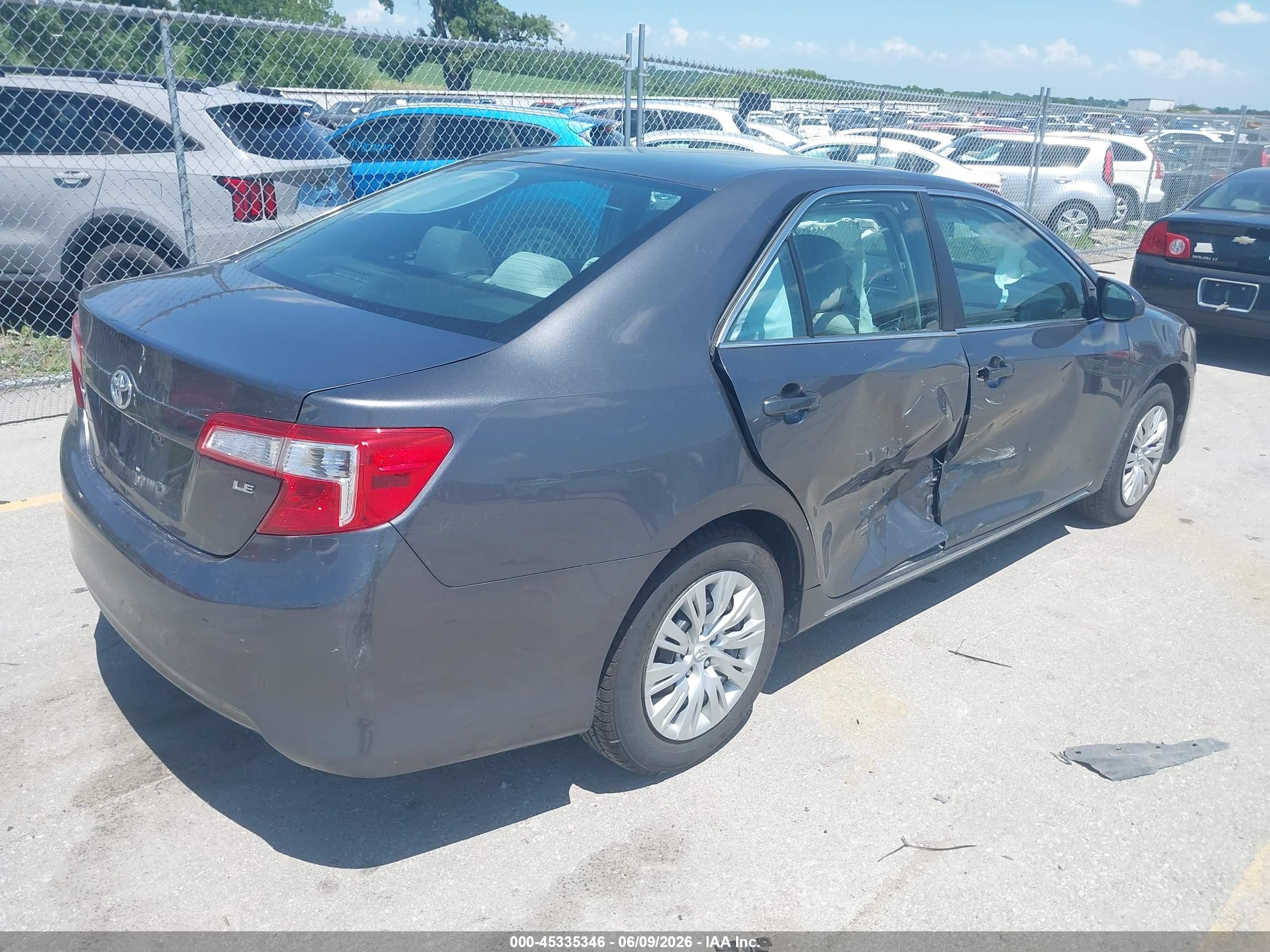 2014 Toyota Camry Le Gray vin: 4T4BF1FK9ER423327