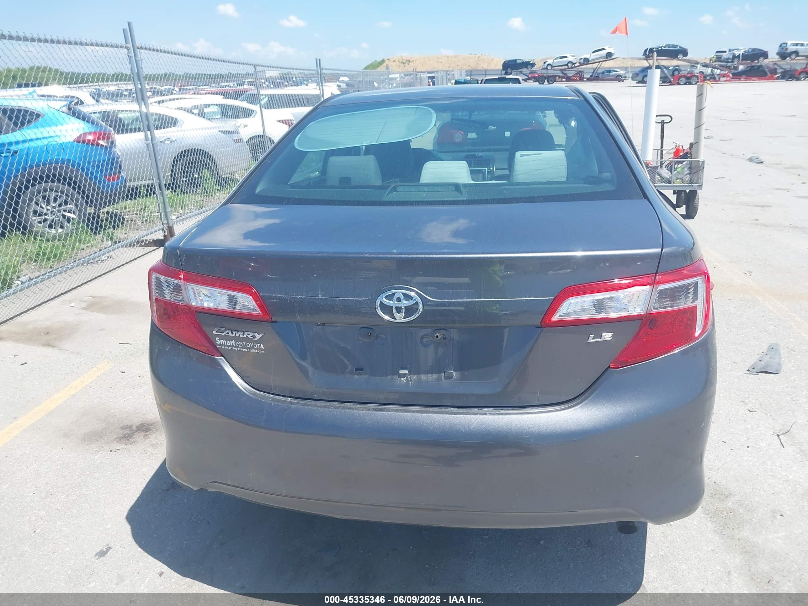 2014 Toyota Camry Le Gray vin: 4T4BF1FK9ER423327