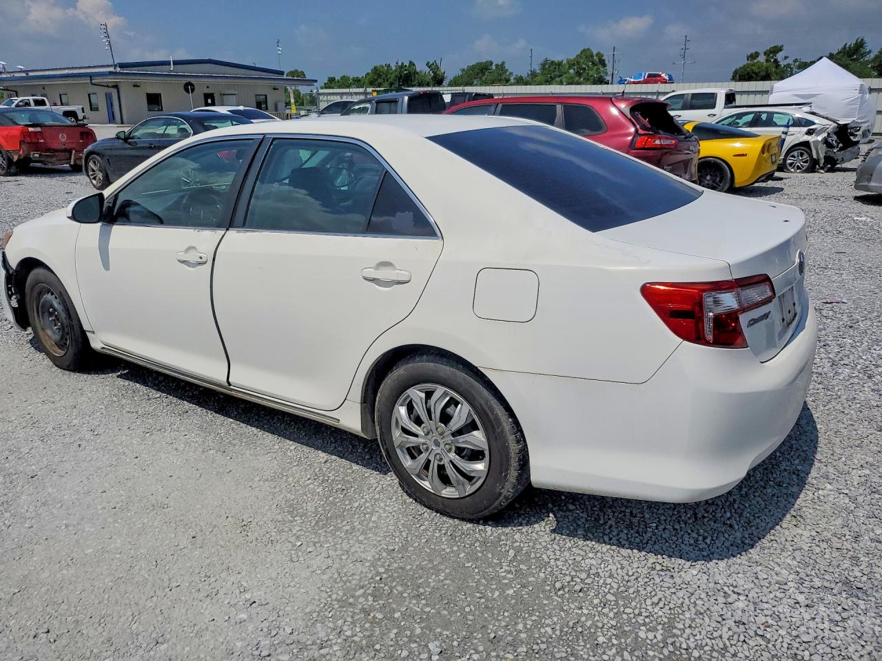 2014 Toyota Camry Le White vin: 4T4BF1FK9ER426986