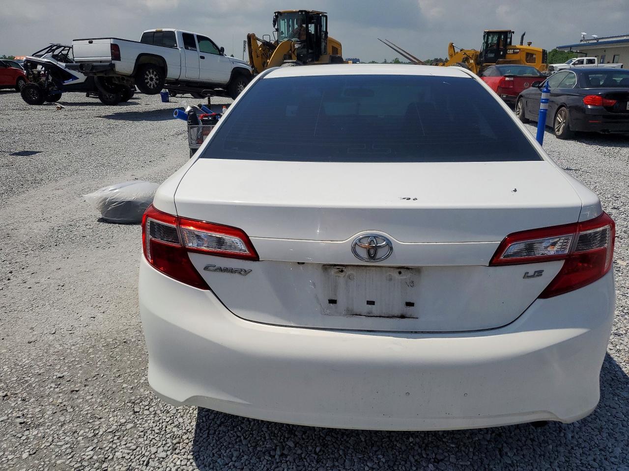 2014 Toyota Camry Le White vin: 4T4BF1FK9ER426986