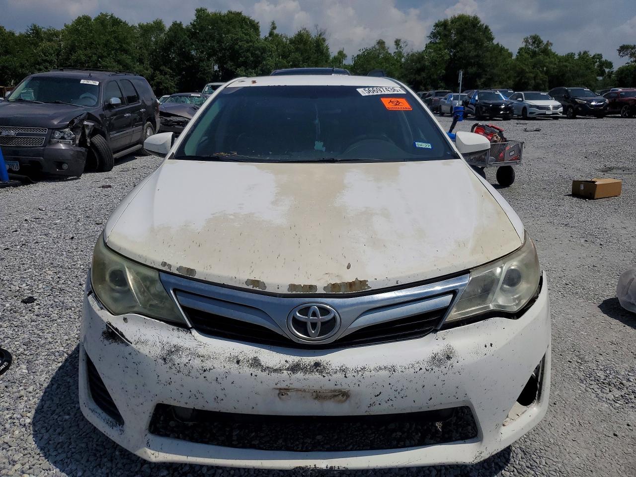 2014 Toyota Camry Le White vin: 4T4BF1FK9ER426986
