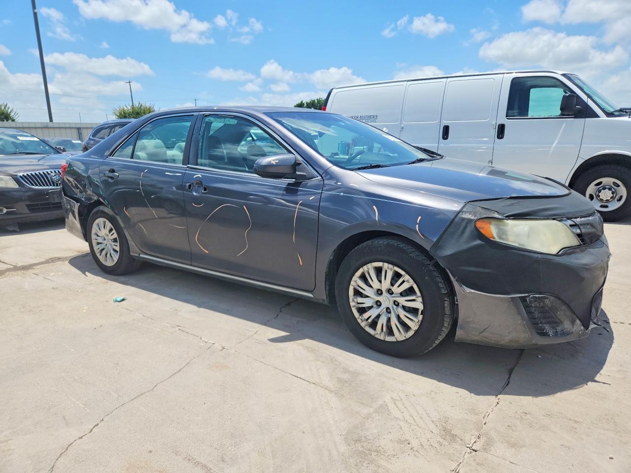 2014 Toyota Camry Le Gray vin: 4T4BF1FK9ER428625