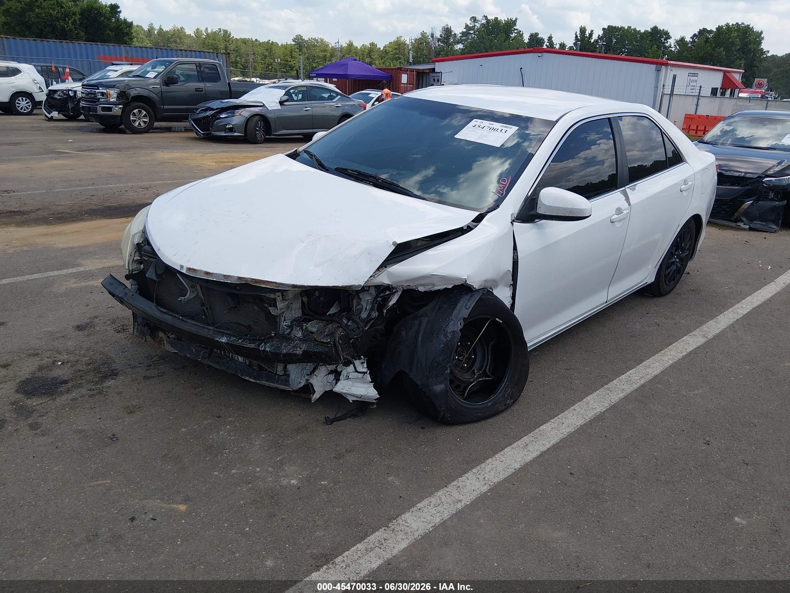 2014 Toyota Camry Le White vin: 4T4BF1FK9ER434344