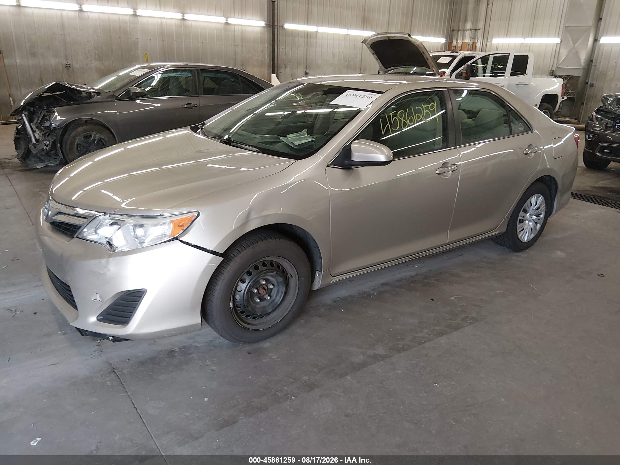 2014 Toyota Camry Le Gold vin: 4T4BF1FK9ER436126