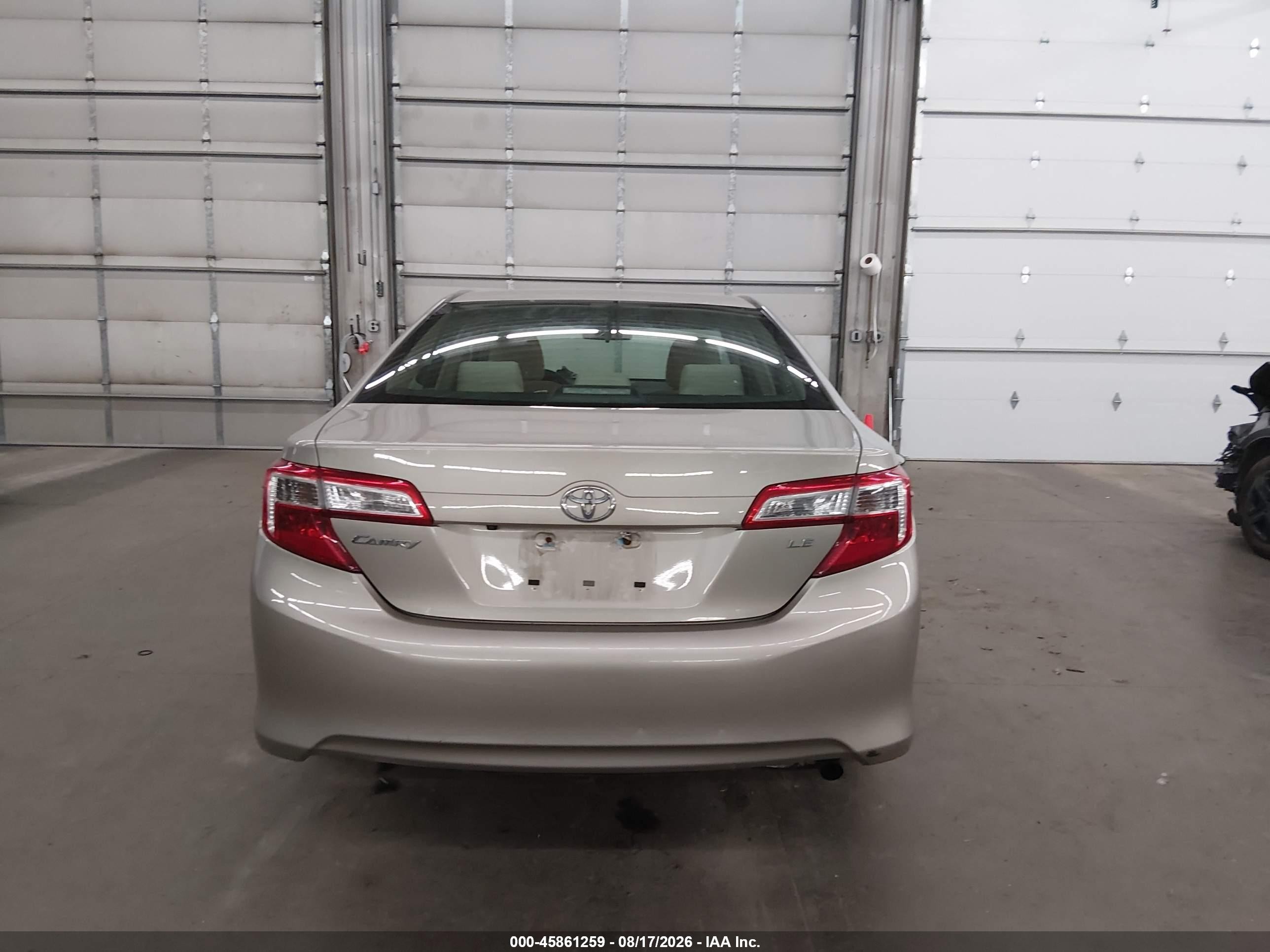 2014 Toyota Camry Le Gold vin: 4T4BF1FK9ER436126