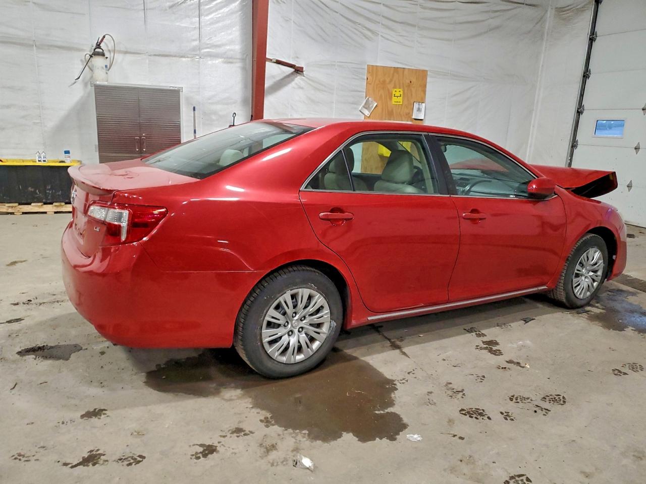 2014 Toyota Camry L Red vin: 4T4BF1FK9ER436885