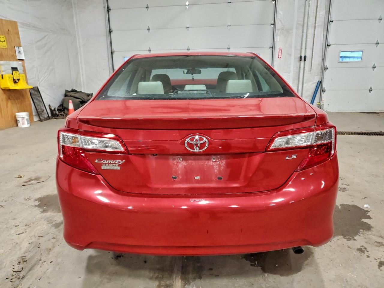 2014 Toyota Camry L Red vin: 4T4BF1FK9ER436885