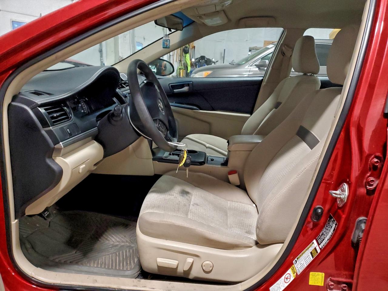 2014 Toyota Camry L Red vin: 4T4BF1FK9ER436885