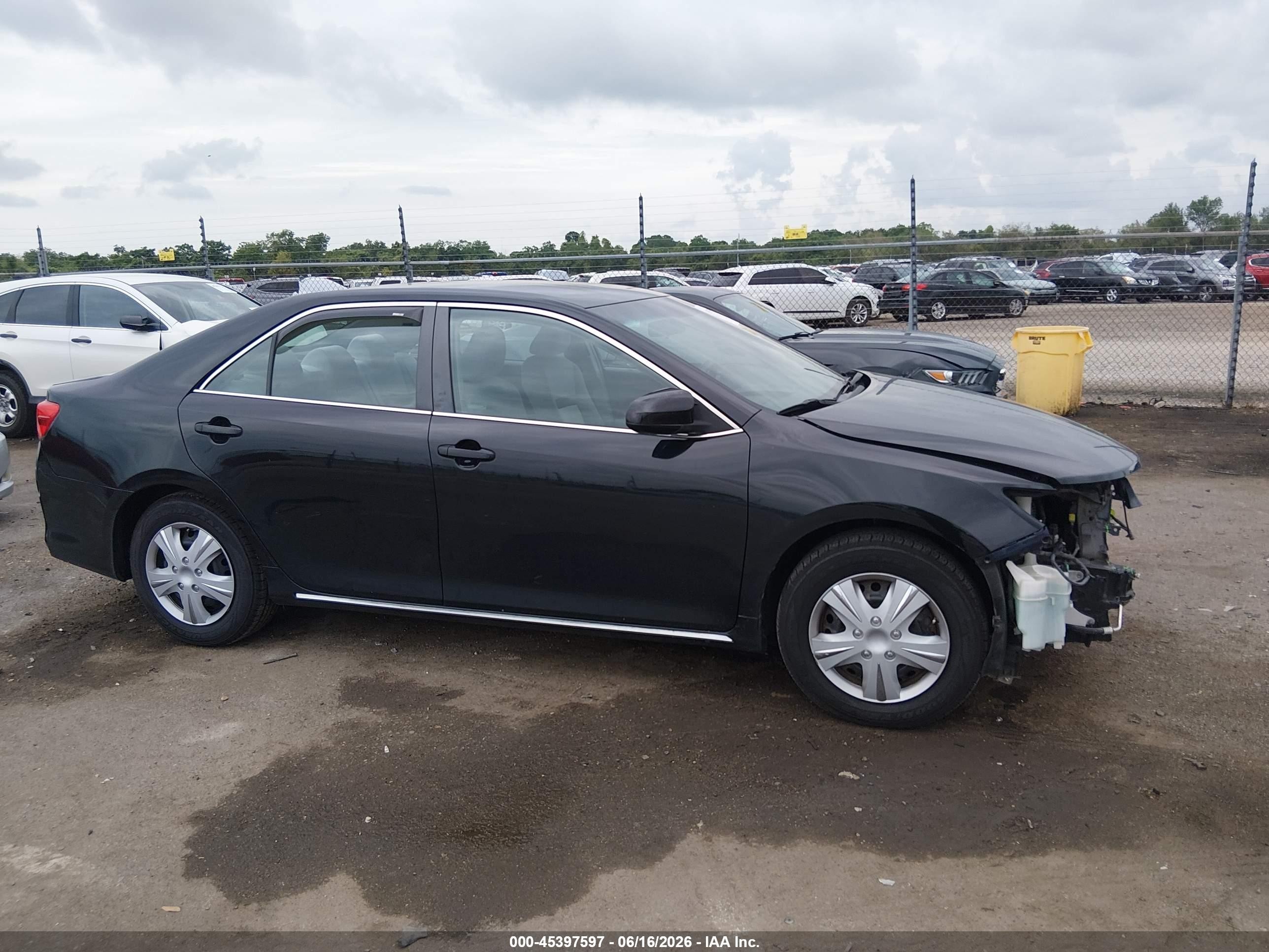 2014 Toyota Camry Le Black vin: 4T4BF1FK9ER437518