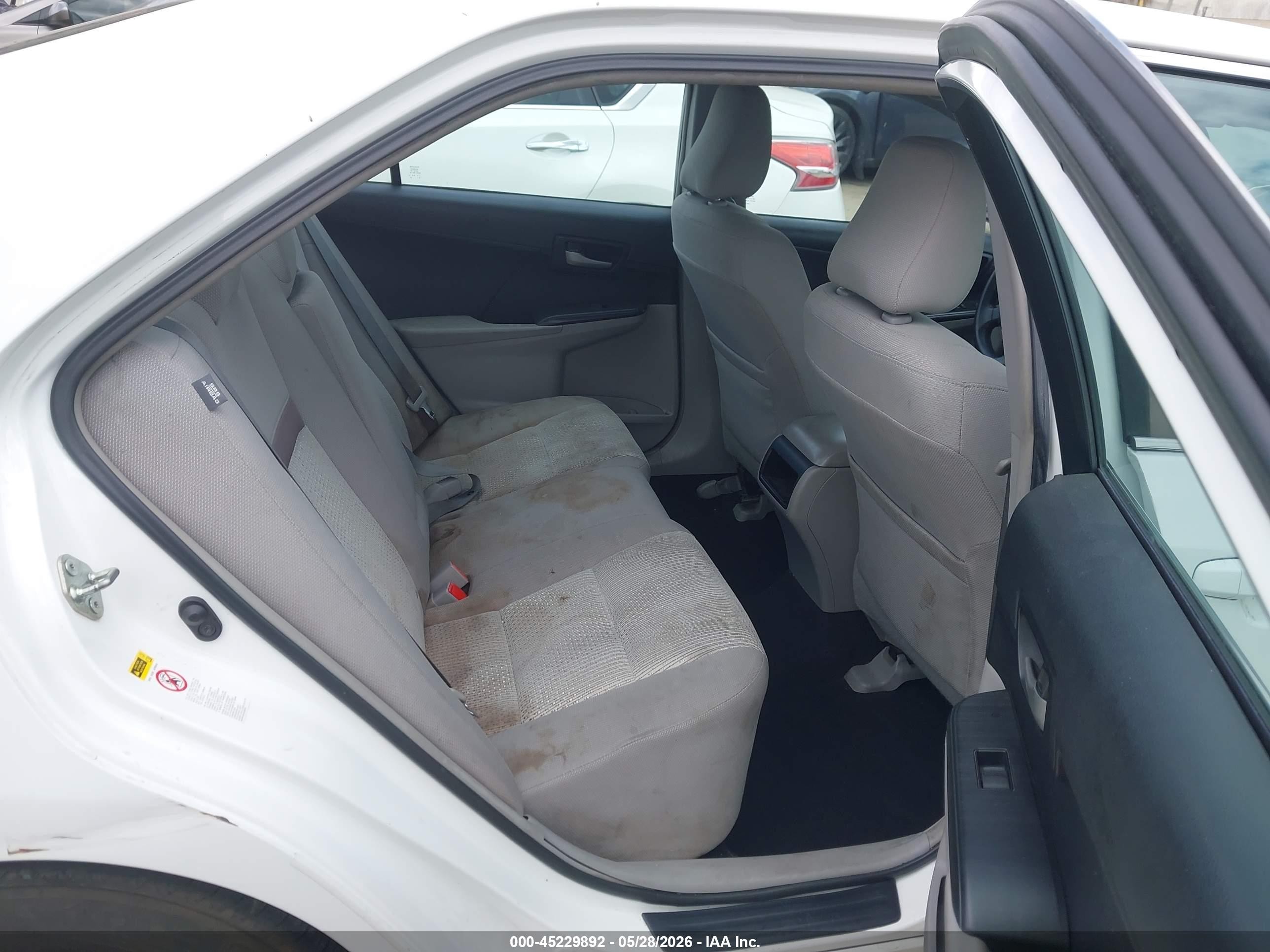 2014 Toyota Camry Le White vin: 4T4BF1FK9ER441696