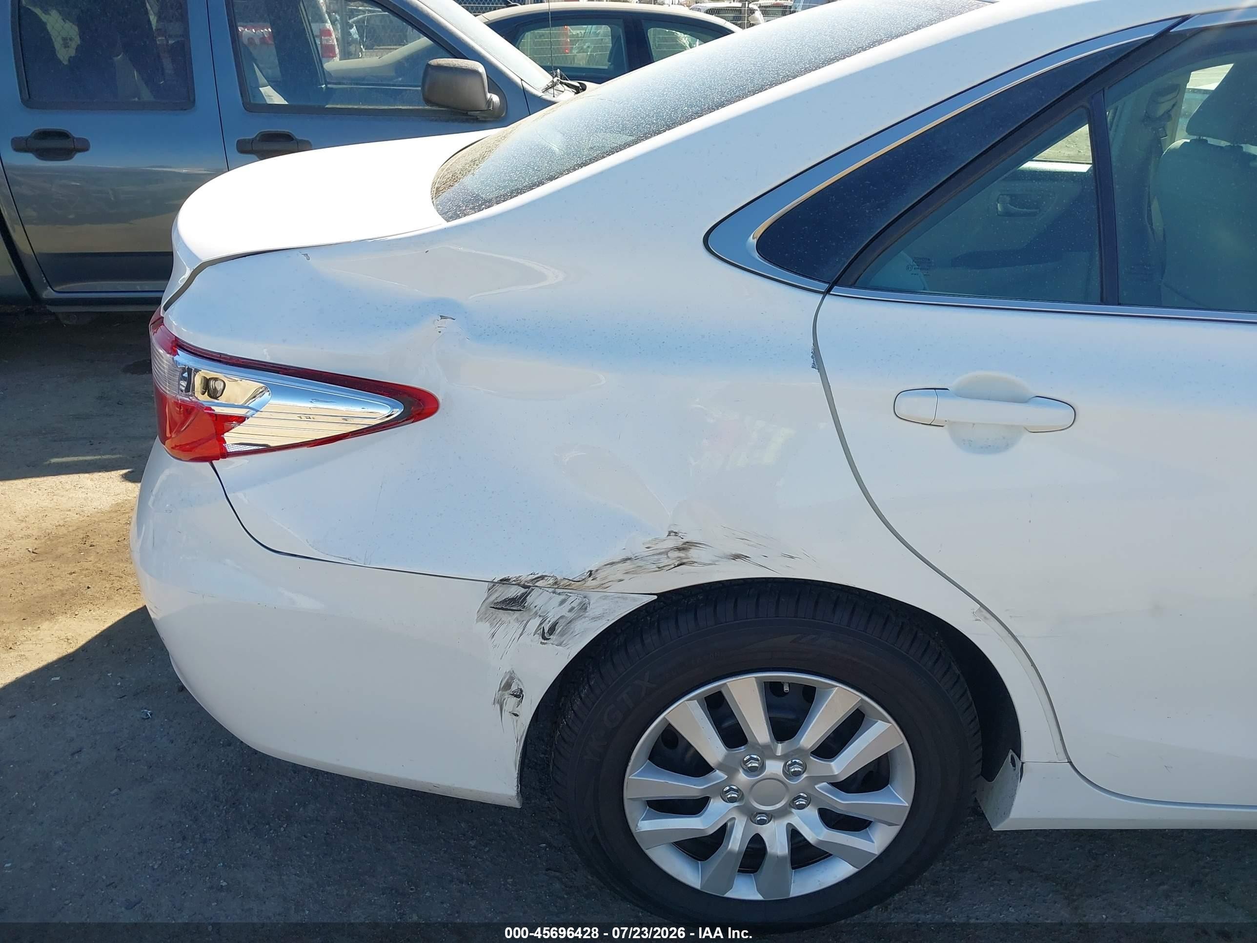2015 Toyota Camry Le Белый vin: 4T4BF1FK9FR448939