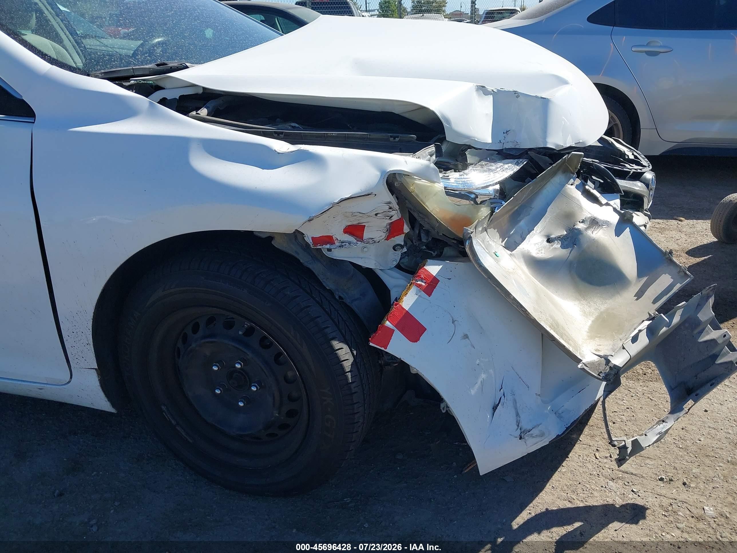 2015 Toyota Camry Le Белый vin: 4T4BF1FK9FR448939